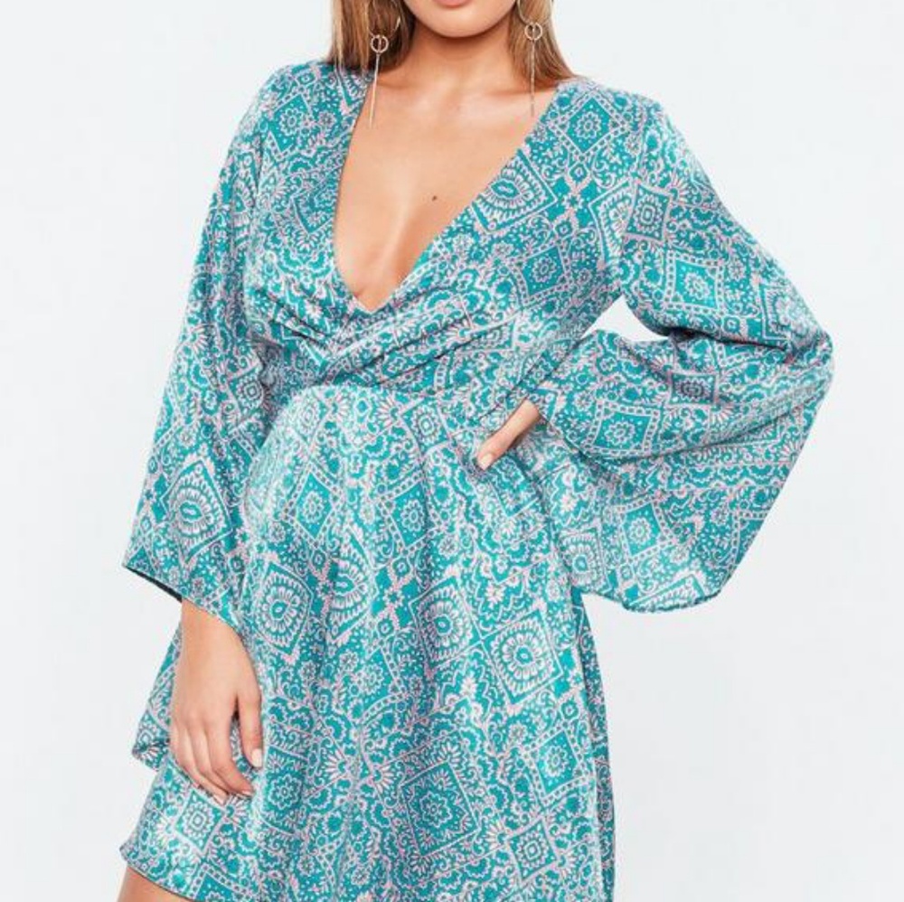 NWOT Missguided paisley flared sleeve skater dress